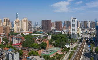 Starway Hotel (Wuhan Hanxi First Road Subway Station)