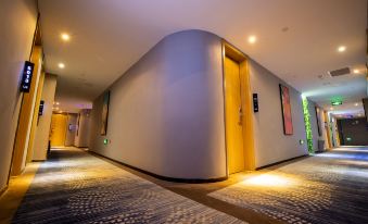 Chenxi Hotel (Xuchang Wanda Plaza Xintian 360 Plaza)