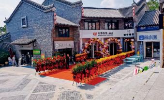 Chongzuo Cow Hotel