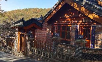 Old courtyard homestay village