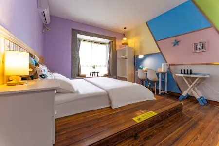 Nanning Meet Xiangsihu Apartment (Xixiangtang Qingchuan Station Subway Exit A Shop)