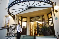Merton Hotel Hotels in St Martin