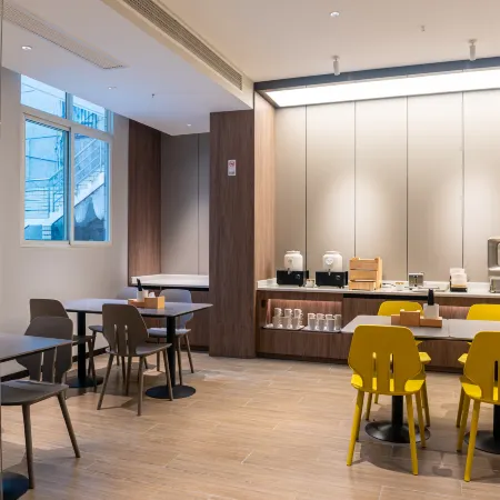 Elan Hotel (Leshan Jiaxing Road Gourmet Street)