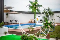 Deer  Panoramic View of Taihu Hot Spring Home Party Club - Villas