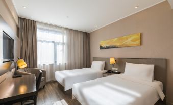 Starway Hotel (Beijing Guangqumenwai Metro Station)