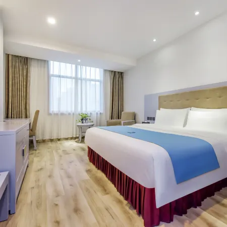 Manzhou International Hotel (Xishui Danxia World Branch)