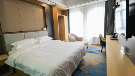 Ruixiang Grand Hotel Отели рядом с достопримечательностью «Longfeng Square»