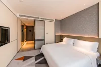 THE QUBE HOTEL ANQING
