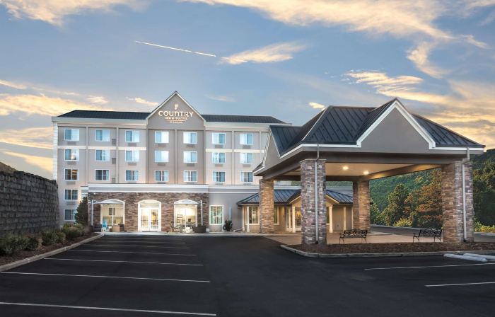 La Quinta Inn & Suites by Wyndham Asheville Downtown