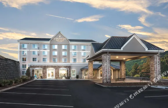 由雷迪森管理的 Country Inn & Suites 阿什維爾市中心隧道路