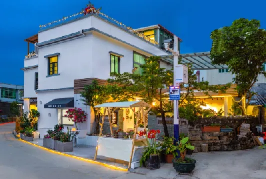 Shenzhen Zhaoxi Homestay (Jiaochangwei Dapeng New Suo Cheng) Các khách sạn gần Dongshan Temple Stone Memorial Archway