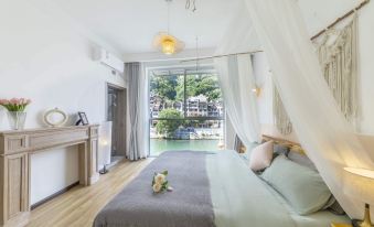 Lingyun Villa Private Scenic Boutique Hotel (Zhenyuan Ancient Town Store)