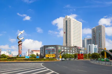 Jing Gang Great Cause Hotel Отели рядом с достопримечательностью «Ji'an Child Normal College»