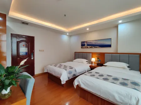 Lingshan Jinshang Hotel Отели рядом с достопримечательностью «Guangxi Mount Yenxia Scenic Area»