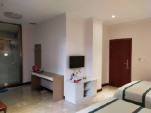 Huabin Preferred Apartment (Jiangmen Open University Branch)