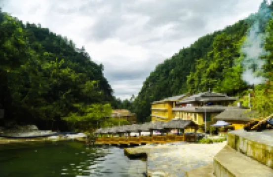 Chunjixia Resort Hotels near Daxiong Mountain National Forest Park