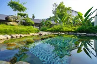 Yunxuan Homeland Hot Spring Hotel - parking