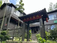 Blue Mountain Cloud Iceberg Cloud Fairy Garden b&B