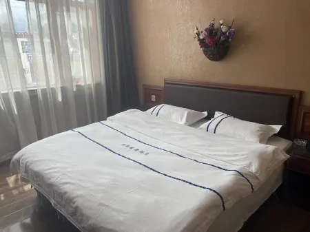 Nima Dangye Rongcuo Hotel
