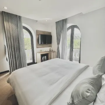 La Sera Suites An Vien