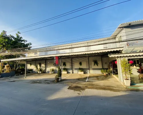 SS GUESTHOUSE Hotels near Mega Bangna