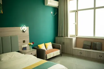 Gaoqing Ruiqi Hotel Hotels near Jiadeli Shopping Center