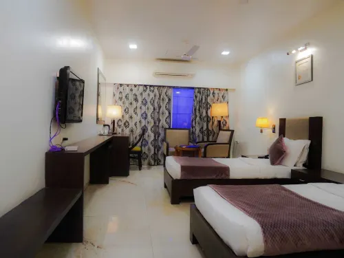 Hotel Aditya - bar