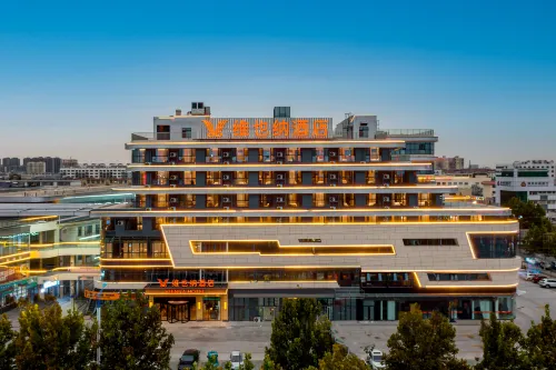 Vienna Hotel ( Zhanhua Runze Square Branch)