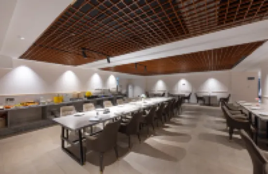 VIP House Hotel (Heyuan Avenue Asia's No. 1 Highest Fountain Store)