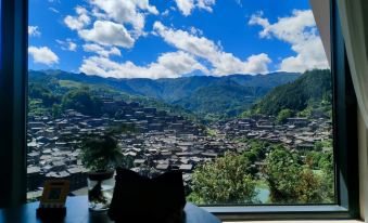 Cloud Retreat ·Summit Gallery Panoramic Homestay (Xijiang Miao Village Viewing Platform)