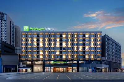 Guiyang  Holiday Inn Express Hotels near Qixingtan (The Pond of Seven Stars)