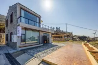 Qing Yi - Seaview Sunset Inn Hotels in Changjiang’ao Wind Farm