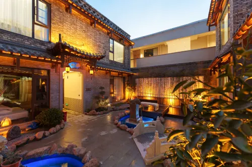 Luoyang Yunlai Hotel (Old Town Center Lijingmen Cross Street)