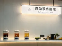 Baishanting Hotel (Dongfang Cultural Plaza Railway Station) - Parking