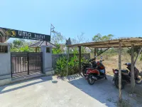 Uma Hostel Lembongan Hotels near تاماريند بيتش