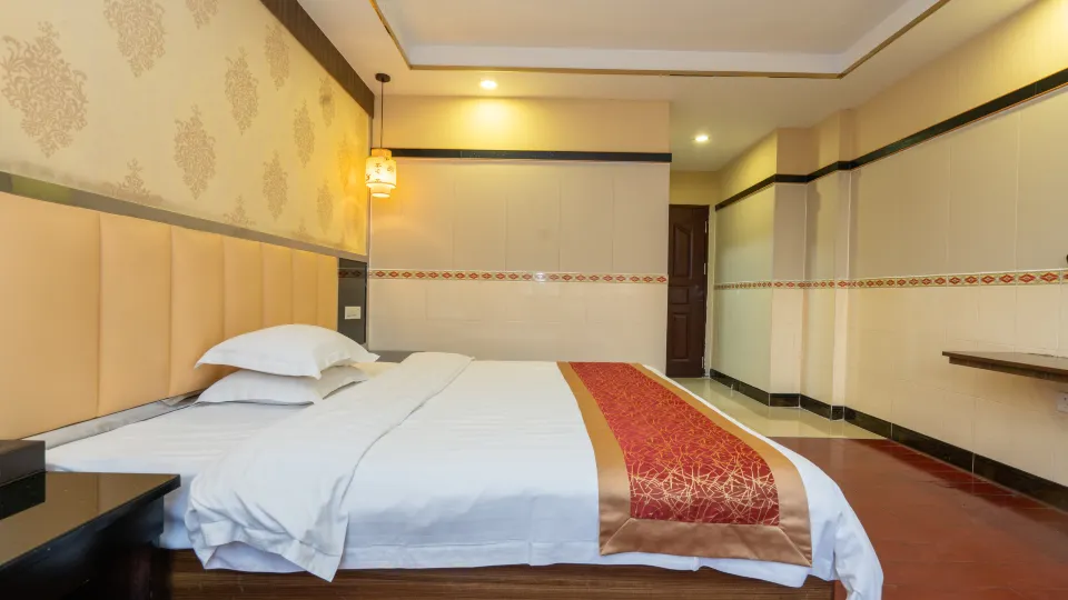 ZHAO QING JIN FU BUSINESS HOTEL