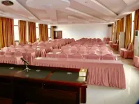 โรงแรมชิงมุ (สถานีรถไฟความเร็วสูงอี้ซิง)