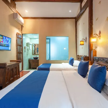 Meiqi Naxi Inn