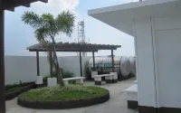 Jen’s Comfy Home Hotels in Paranaque City