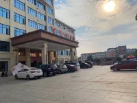 Vienna Hotel(Yongfeng Store) - parking