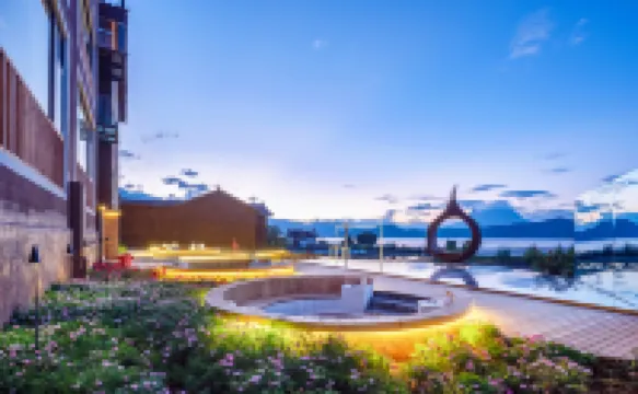 Joy Luck Huahu Resorts