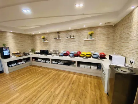 Elong Me Anlai Hotel (Nanjing Jiangning Hohai University Subway Station) Отели рядом с достопримечательностью «Foding  Palace»