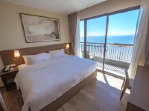 Oakwood Hotel & Residence Sri Racha Hotels in Si Racha
