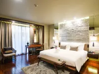 RatiLanna Riverside Spa Resort Hotel berhampiran Jambatan Meng Memorial
