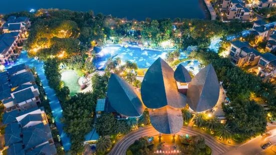 Baodun Lake Hushan Hot Spring Resort