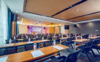 H Hotel (Hejin Xingeng Street) Hotels in Hejin