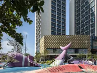 Floral Hotel·Haikou Cloud Haiyi Seascape Hotel (Wanluyuan Haikou Bay Store) Hotels near Jiari Beach