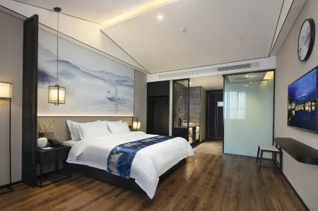 Moshang Light Luxury Hotel (Lankao South Station)