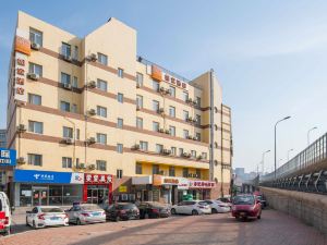 Home Inn (Dalian North Railway Station Nanguanling Square)