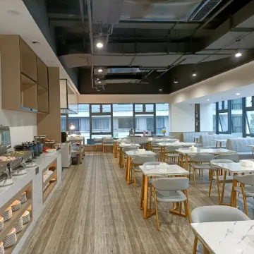Chongqing Yitang Hotel Отели рядом с достопримечательностью «Чунцинская школа Лика (Колледж Золотого Детского Университета)»